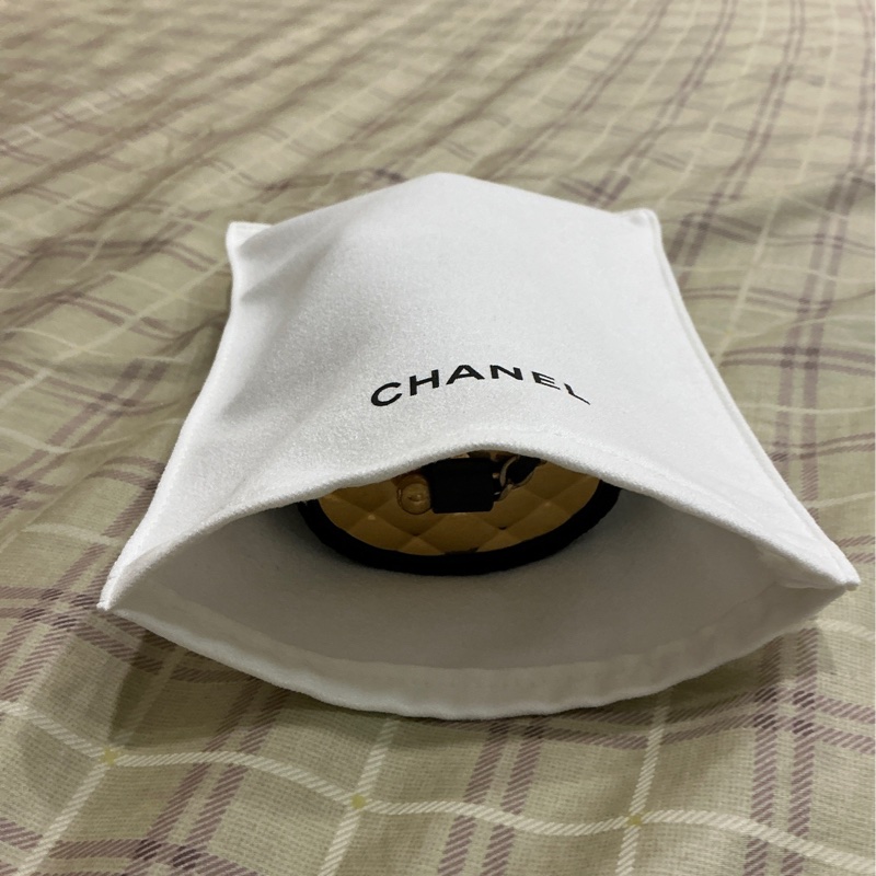 Chanel 31開秀款圓筒包-8