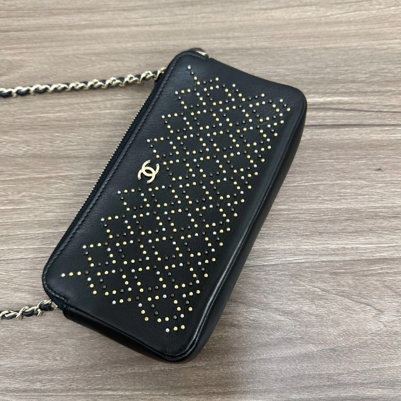 CHANEL黑色卯釘woc鏈條包18*9*3.5 98新配件塵袋-1