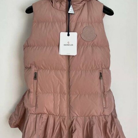 Moncler奶茶粉荷葉邊連帽羽絨服馬甲 全新