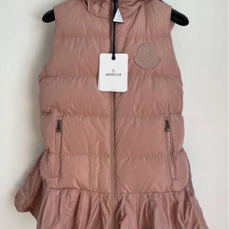 Moncler奶茶粉荷葉邊連帽羽絨服馬甲 全新-0