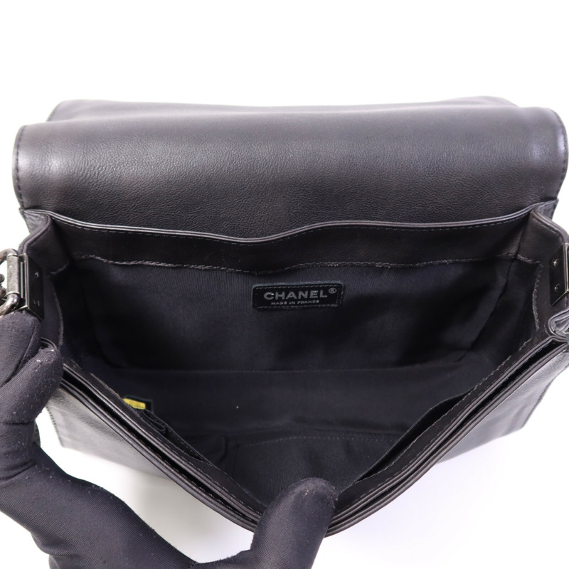 CHANEL 牛皮皮革Boy 28銀扣鏈帶肩背袋-12