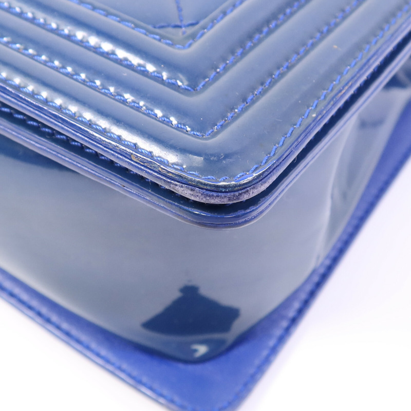 CHANEL 漆皮皮革Boy 28銀扣鏈帶肩背袋-4