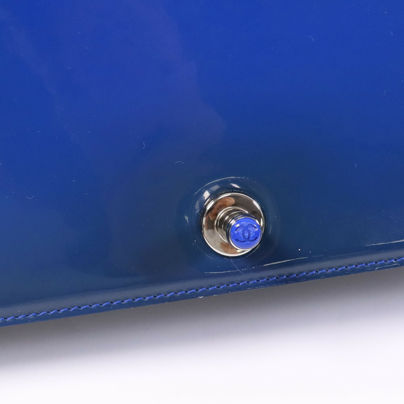 CHANEL 漆皮皮革Boy 28銀扣鏈帶肩背袋-20