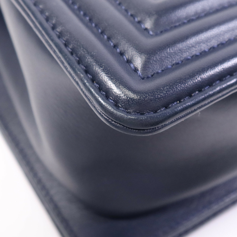 CHANEL 羊皮皮革Boy 25金扣鏈帶肩背袋-7