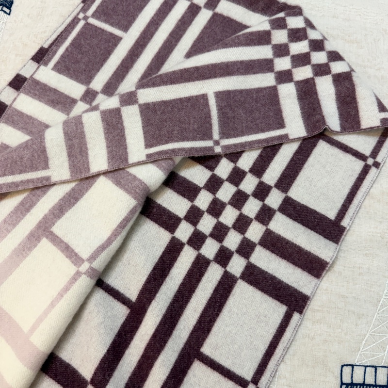 BURBERRY英國格紋漸層羊絨圍巾-7