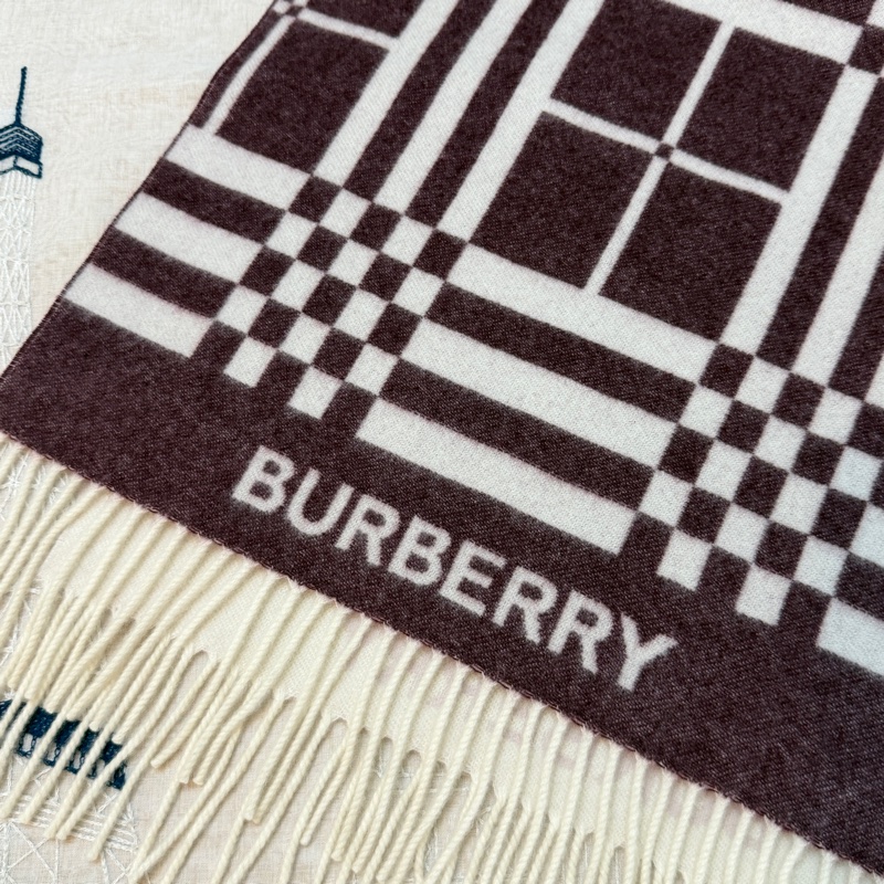 BURBERRY英國格紋漸層羊絨圍巾-8