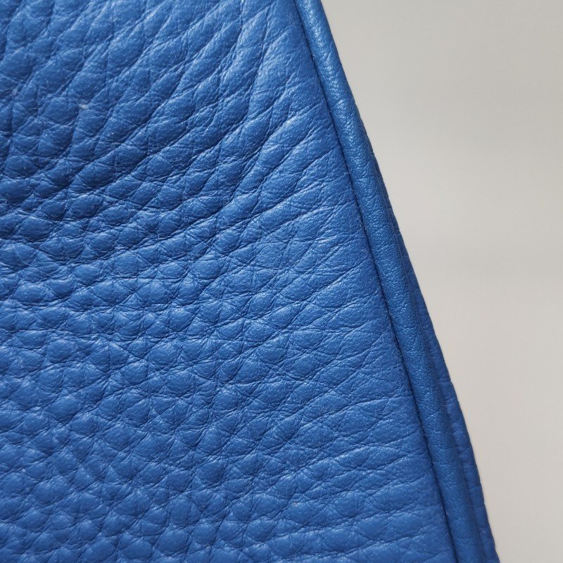 Prada牛皮純色字母logo手提包-18