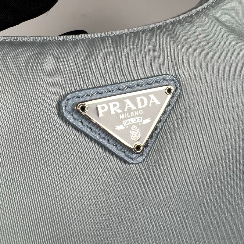 PRADA 藍尼龍三合一-6