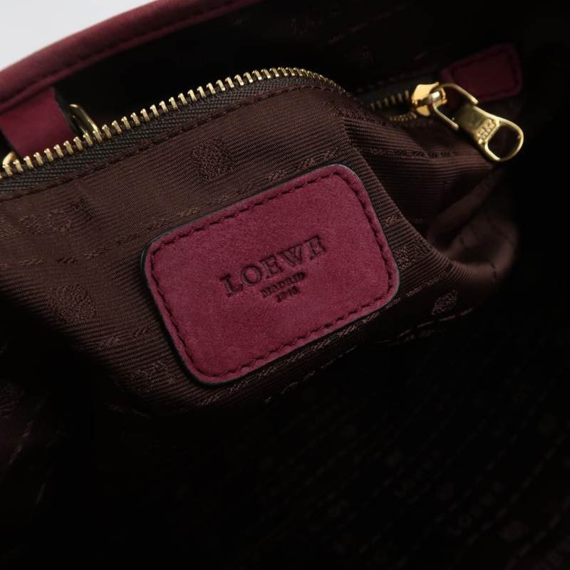 Loewe Heritage磨砂皮純色字母Logo壓紋單肩包-7
