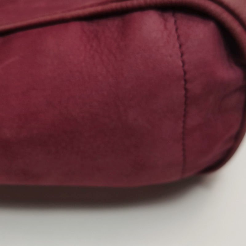 Loewe Heritage磨砂皮純色字母Logo壓紋單肩包-19