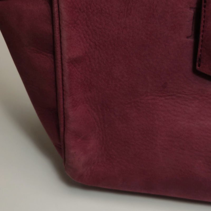 Loewe Heritage磨砂皮純色字母Logo壓紋單肩包-21