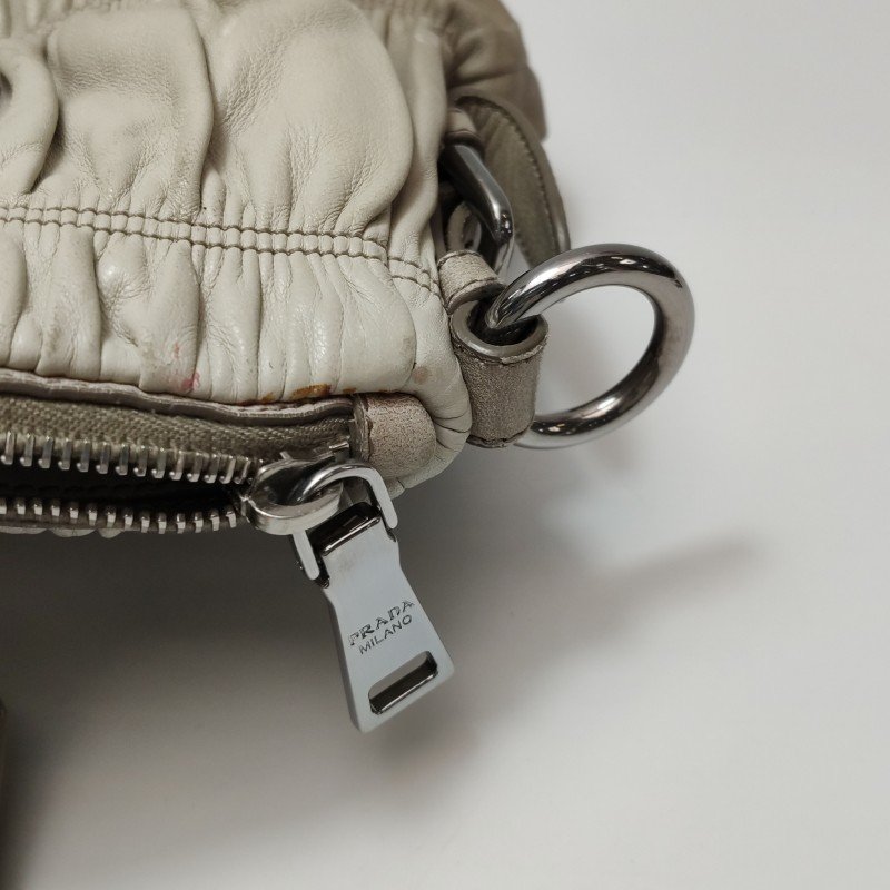 Prada Gaufre羊皮拼色漸變字母logo褶皺手提包-9