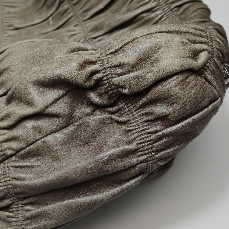 Prada Gaufre羊皮拼色漸變字母logo褶皺手提包-12