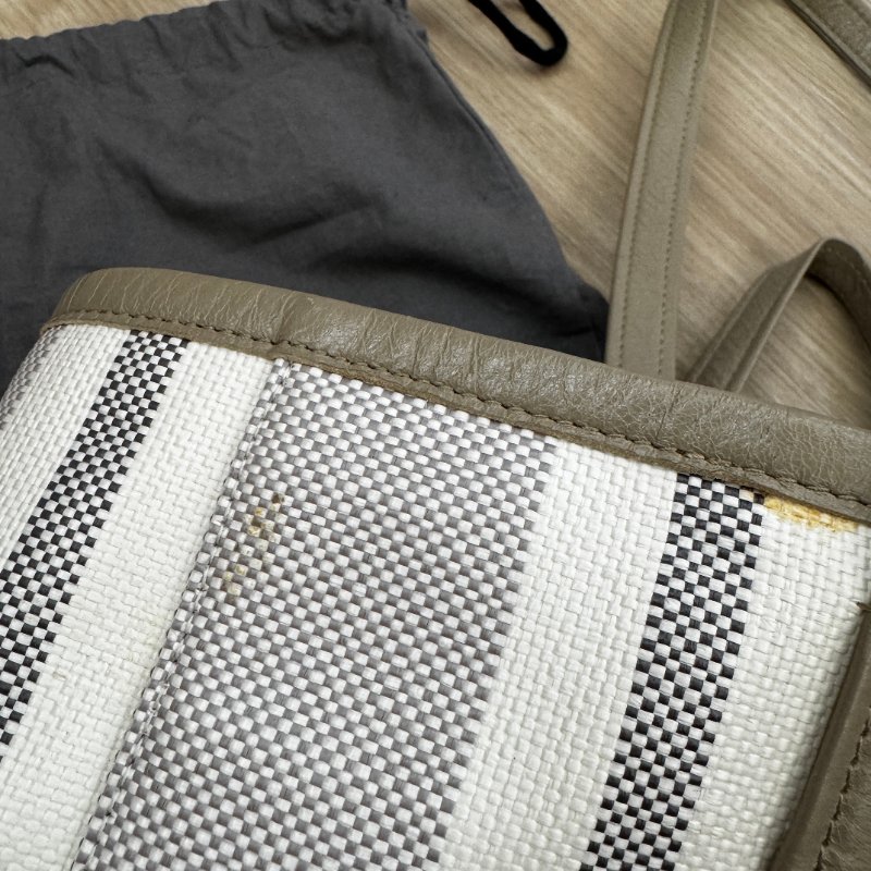 巴黎世家經典米白灰牛皮條紋托特包 兩用背袋 BALENCIAGA Barbes Medium East-West-24