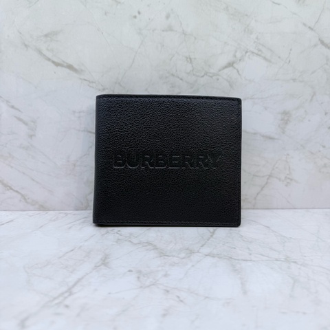 BURBERRY 壓印LOGO皮革8卡對開短夾黑