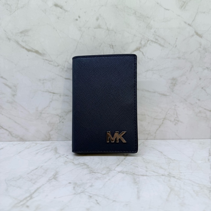 MK Saffiano 防刮皮革直式對開短夾-藍-0