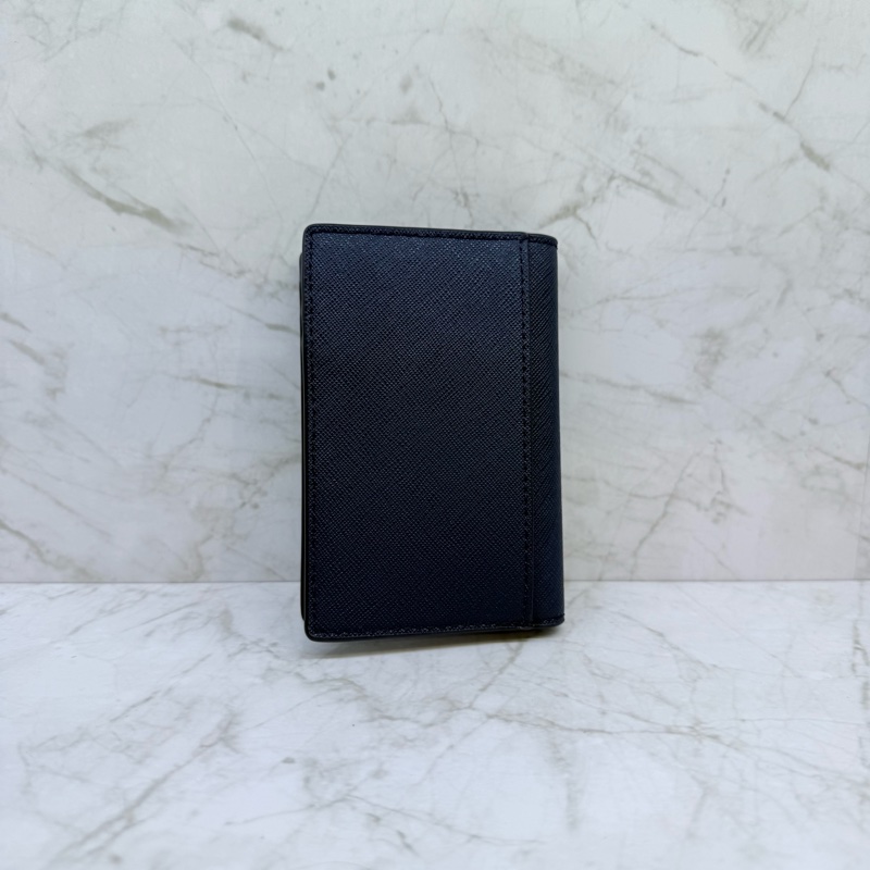 MK Saffiano 防刮皮革直式對開短夾-藍-1