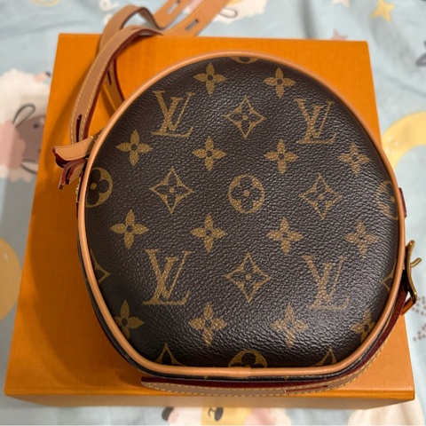 LV 小圓餅包