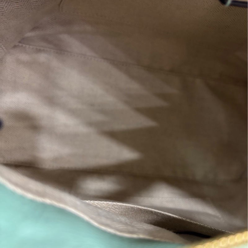 Loewe/羅意威 puzzle 中號薄荷綠 閒置新 底釘膜還在 尺寸：24*16-8