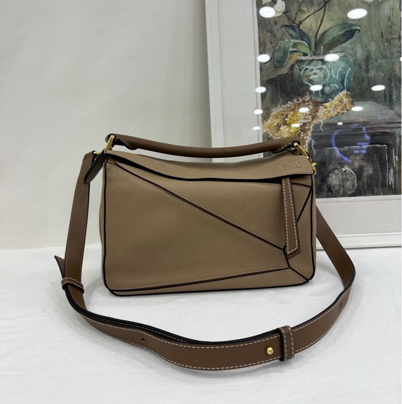 Loewe 羅意威 puzzle 中號 沙色-1