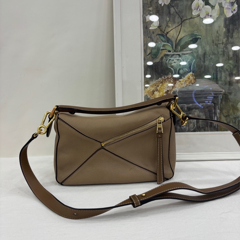 Loewe 羅意威 puzzle 中號 沙色-2