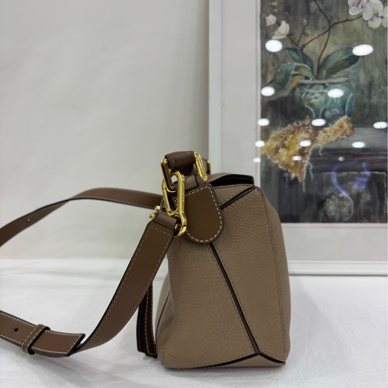 Loewe 羅意威 puzzle 中號 沙色-3