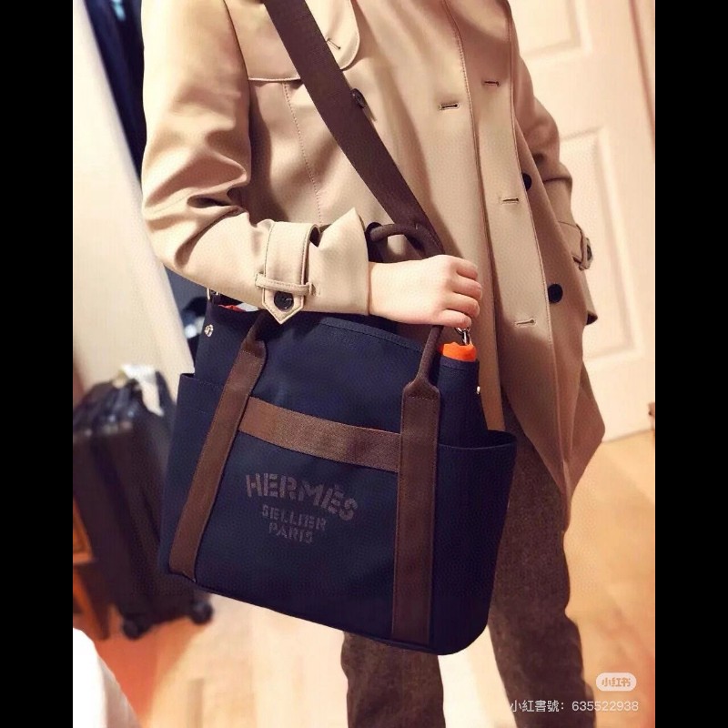 Hermes the grooming bag
午夜藍拼烏木色 馬術包-7