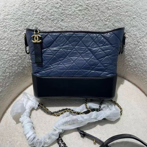 Chanel流浪中號藍色 98新配件塵袋