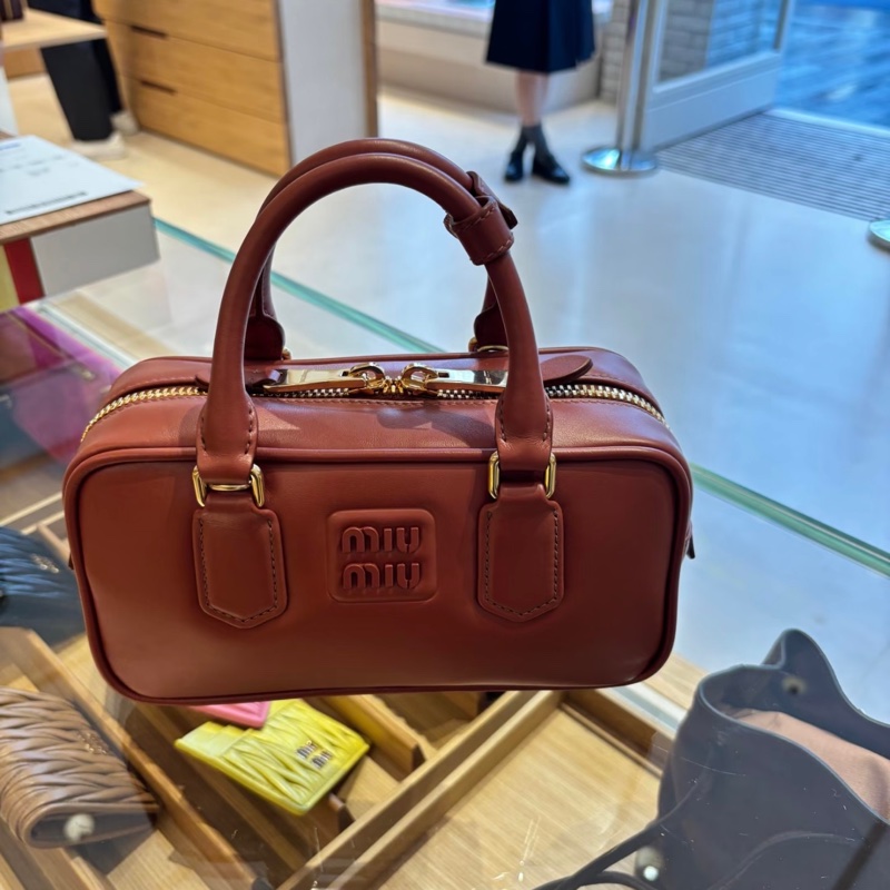 促銷品 Miu Miu Arcadie 皮革手袋 ( 小號 保齡球包） 鐵鏽紅色-2