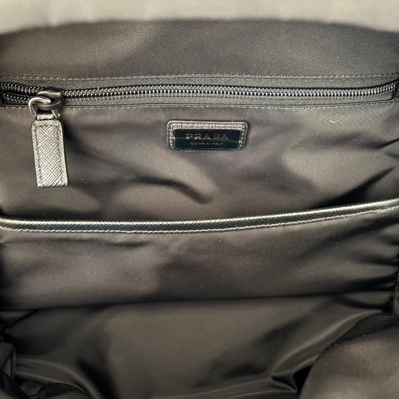 PRADA Re-Nylon 與 Saffiano 皮革背囊-8