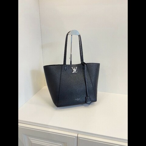LV lock me tote 全皮托特包