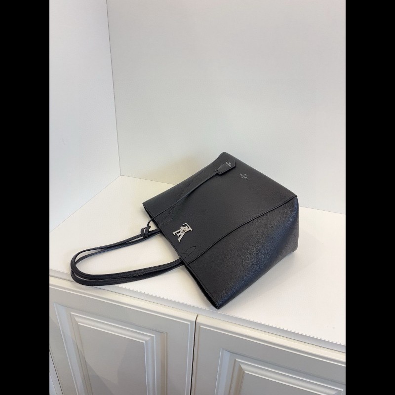 LV lock me tote 全皮托特包-7