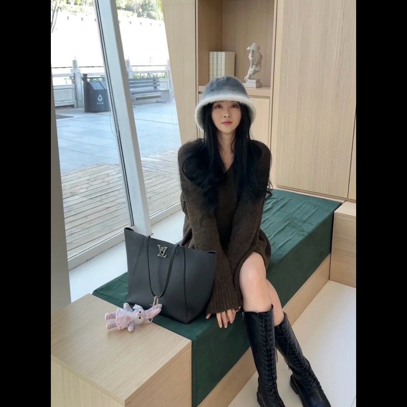 LV lock me tote 全皮托特包-8