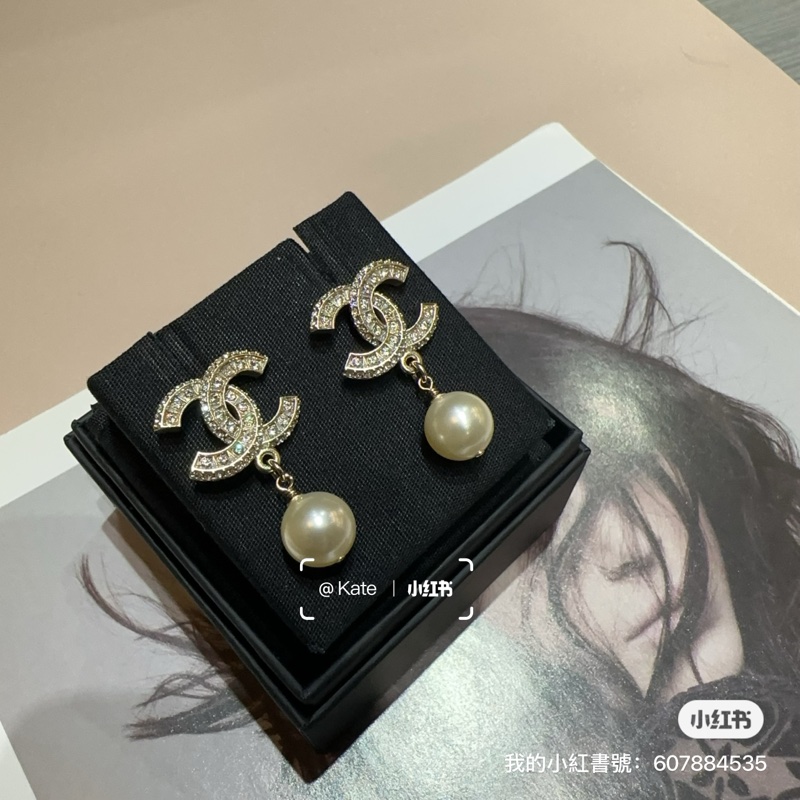 Chanel 雙C珍珠垂墜耳環-1
