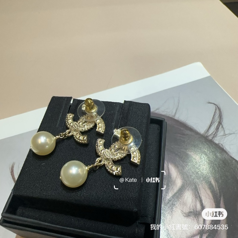 Chanel 雙C珍珠垂墜耳環-5