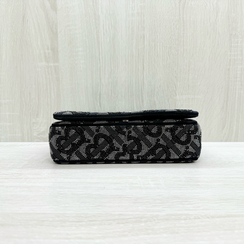 BURBERRY黑銀水鑽銀釦Lola鏈條肩側背包-4