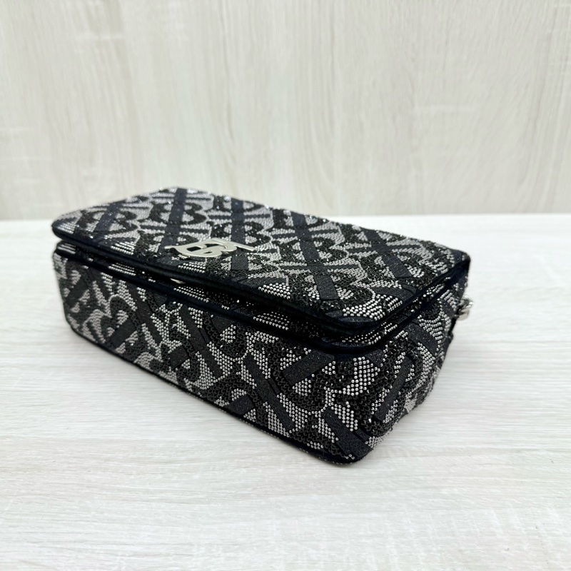 BURBERRY黑銀水鑽銀釦Lola鏈條肩側背包-5