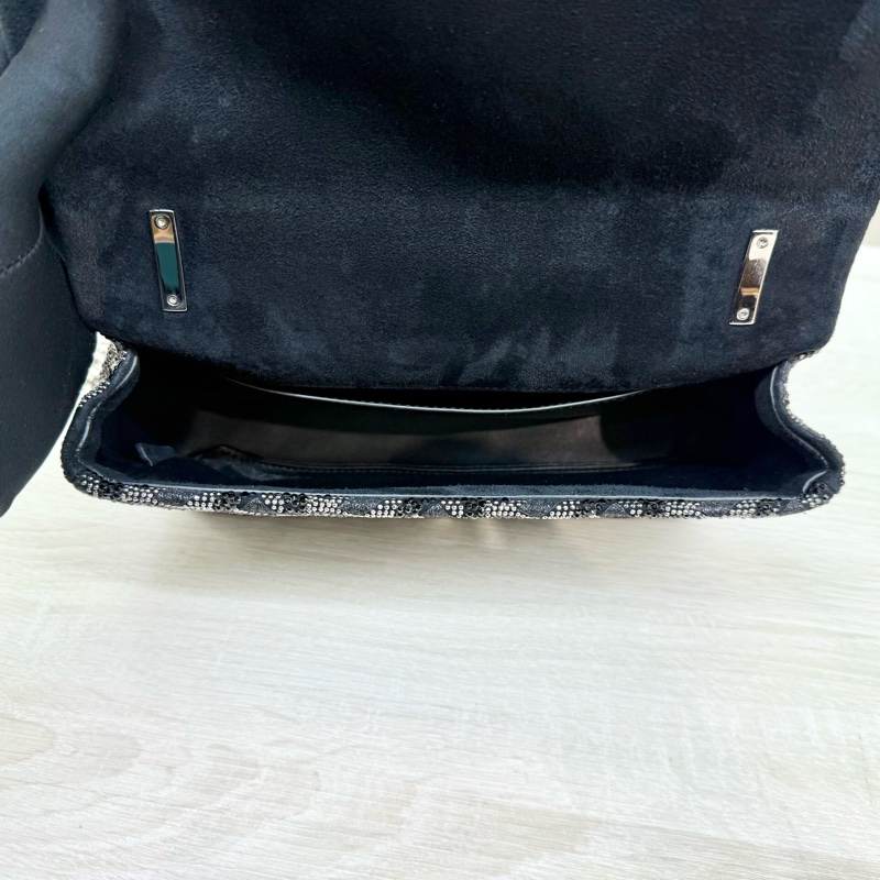 BURBERRY黑銀水鑽銀釦Lola鏈條肩側背包-9