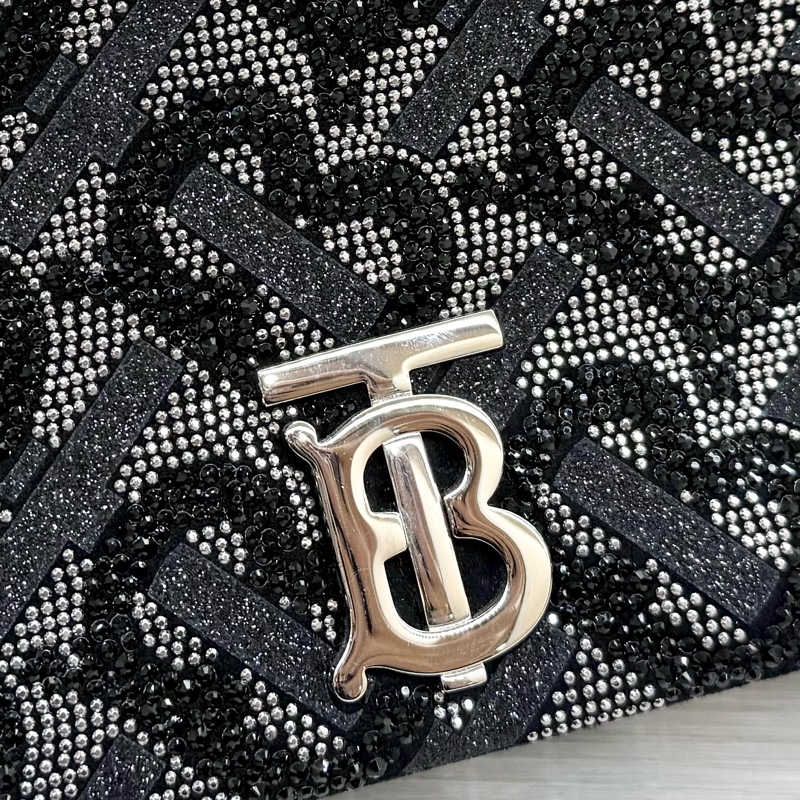 BURBERRY黑銀水鑽銀釦Lola鏈條肩側背包-10