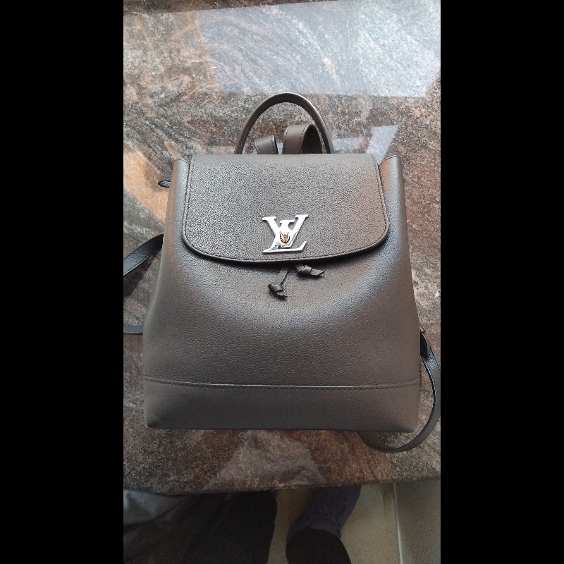 Louis Vuitton 黑色皮革後背包-0