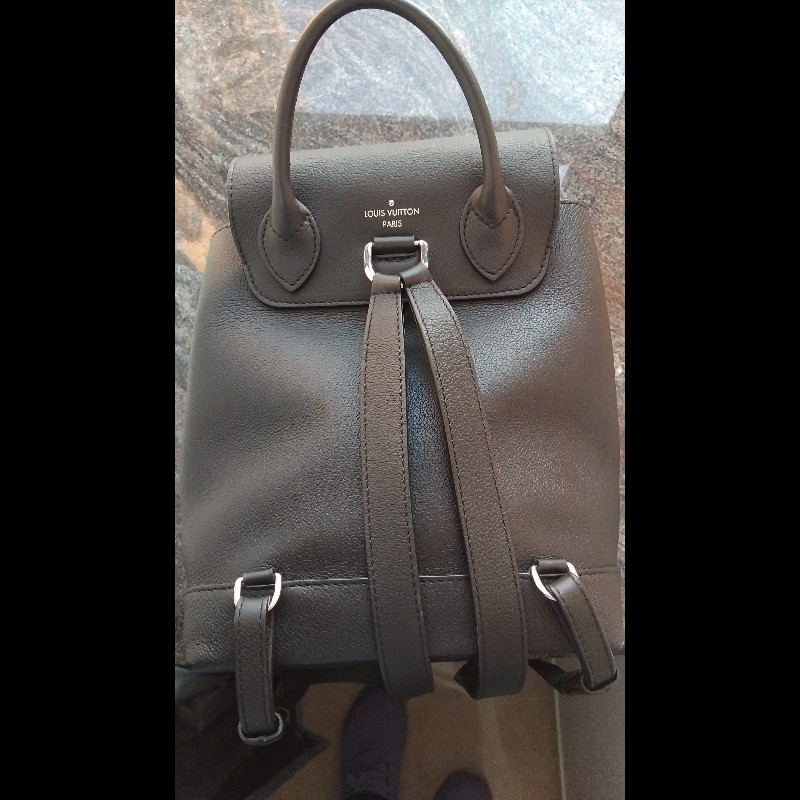 Louis Vuitton 黑色皮革後背包-1