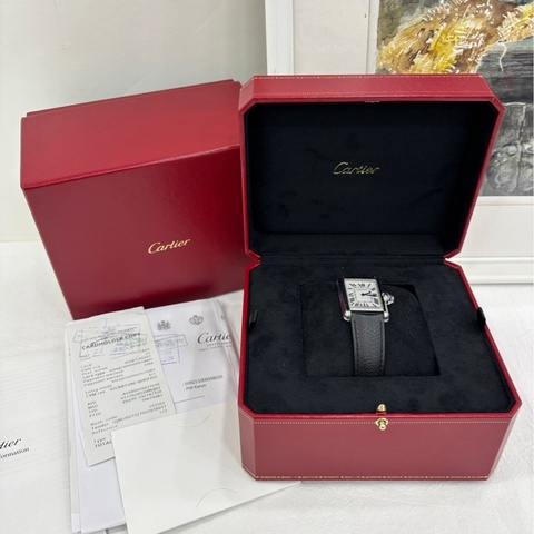 Cartier/卡地亞中型戰車 WSTA0041，石英機芯，表徑22.5*33.7mm 原廠成色 22年1月卡大全套，聯保至2030年