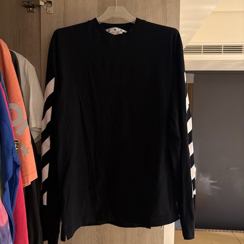 off white 長袖