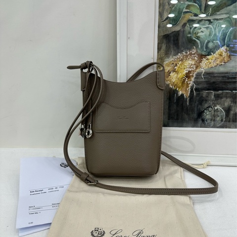 Loro piana 斜背小包Bale phone case 大象灰 輕巧又實用