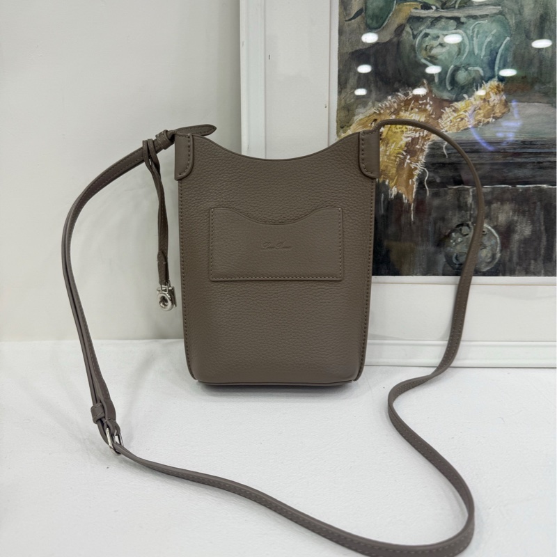 Loro piana 斜背小包Bale phone case 大象灰 輕巧又實用-1
