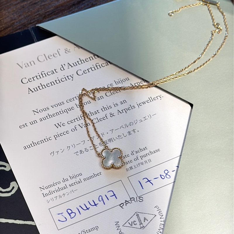 近全新 VCA 白貝母中花18k金項鍊 Vintage Alhambra-8
