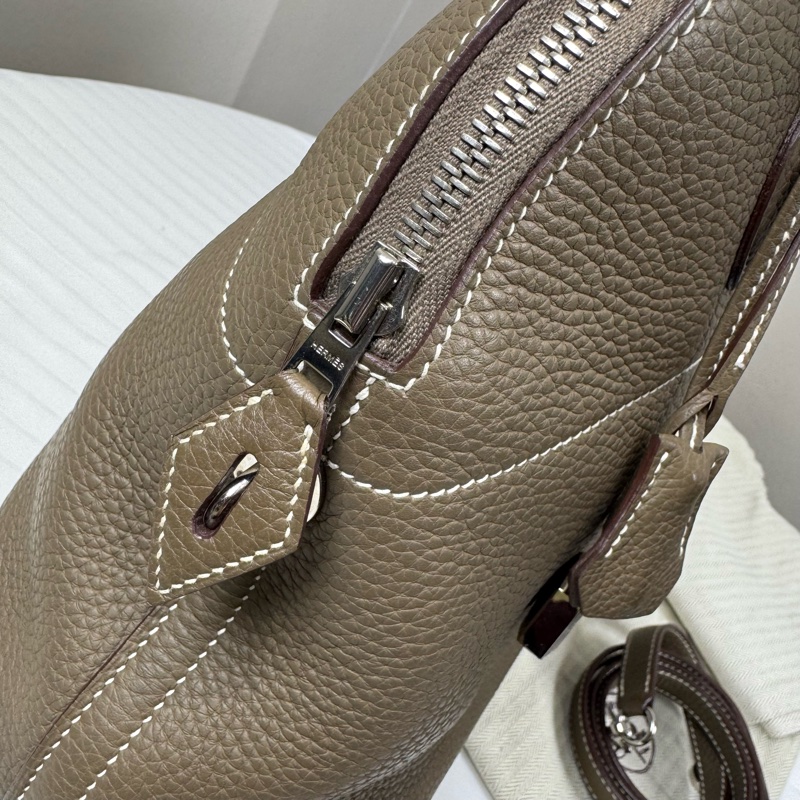 Hermes 大象灰保齡球Bolide 31 TC皮、銀鎖可手提、單肩-4