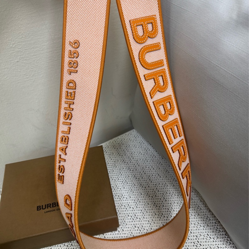 Burberry 經典標誌logo寬背袋-2