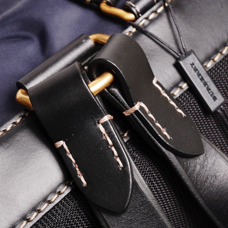 BURBERRY  The Rucksack Vintage 經典金色LOGO翻蓋中型後背包(藍色/M)-9