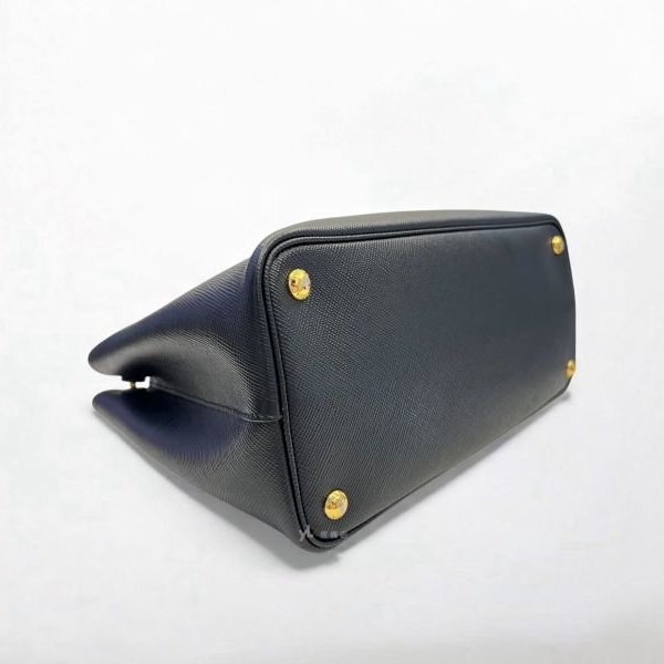 Prada 包包Saffiano黑牛皮雙層內裡紅色中號托特包-7